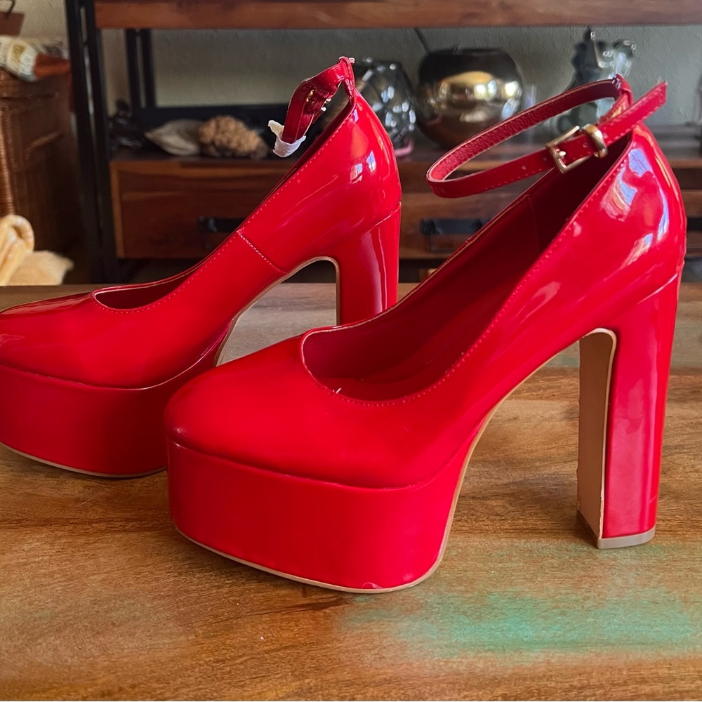 👠 Fire Engine Red Platform Heels | Sz 5.5